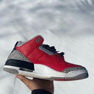 Jordan 3 Fire Red